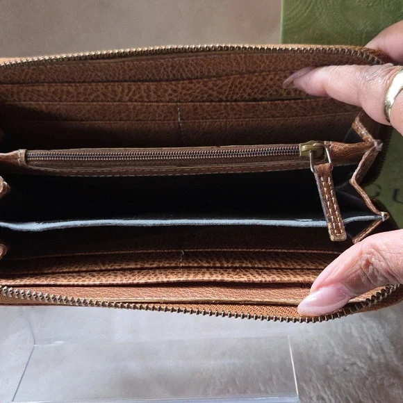 Gucci Tan Leather Wallet with Bamboo Tassel - Picture 3 of 7